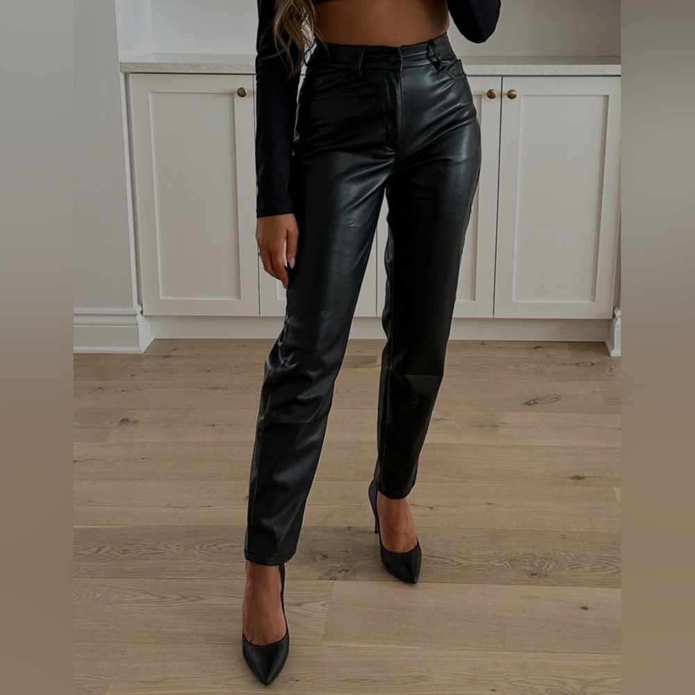 High rise faux leather 42
